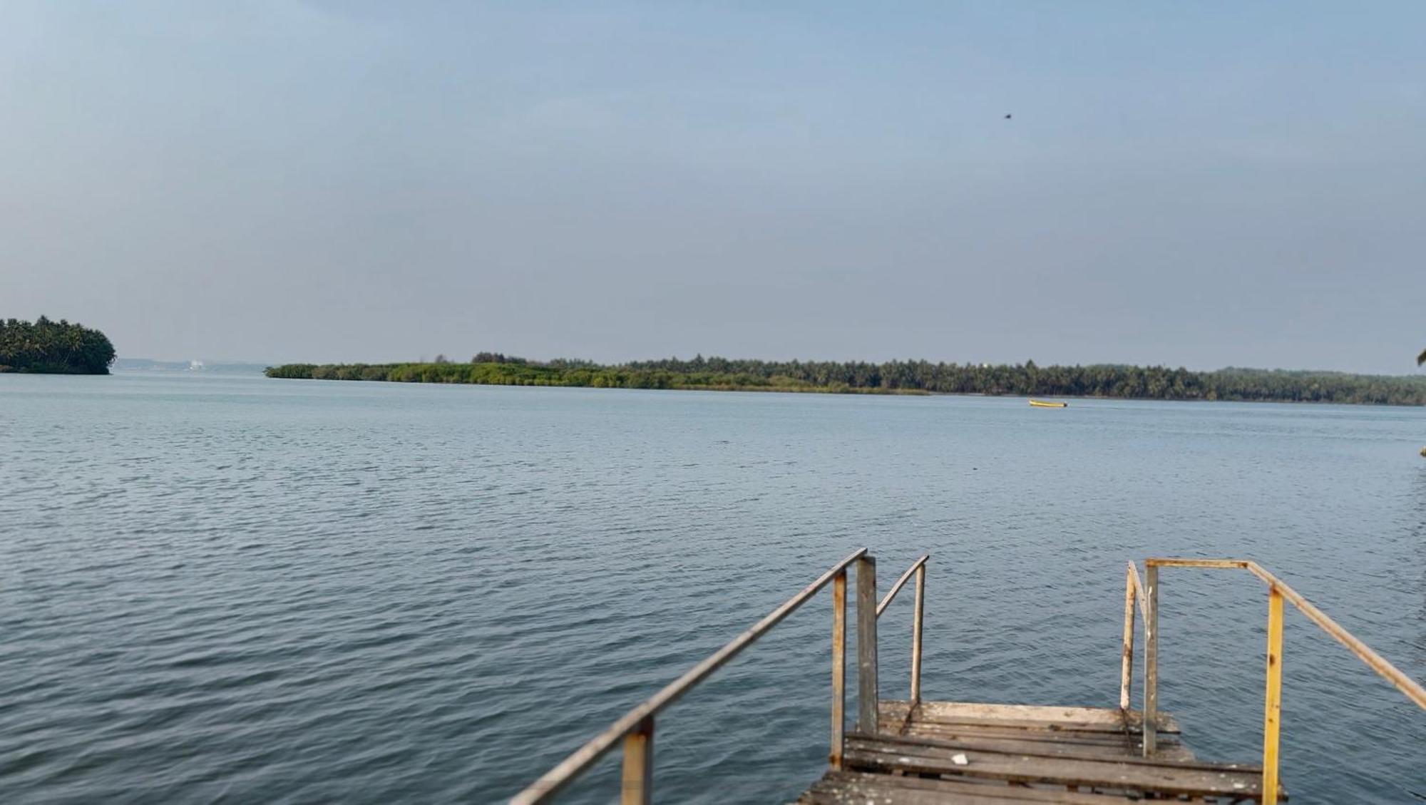 The Glasswater By The Backwater Homestay Kalyānpur Exteriör bild