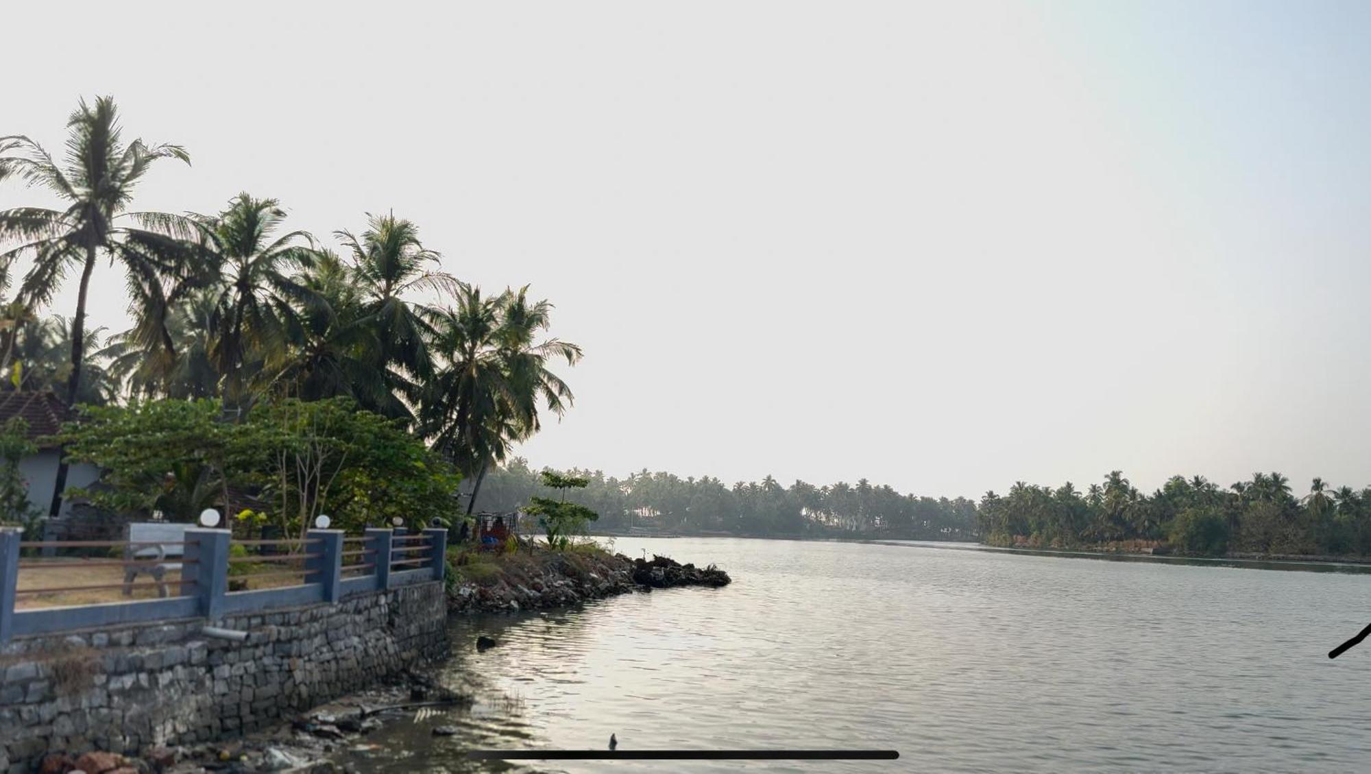 The Glasswater By The Backwater Homestay Kalyānpur Exteriör bild