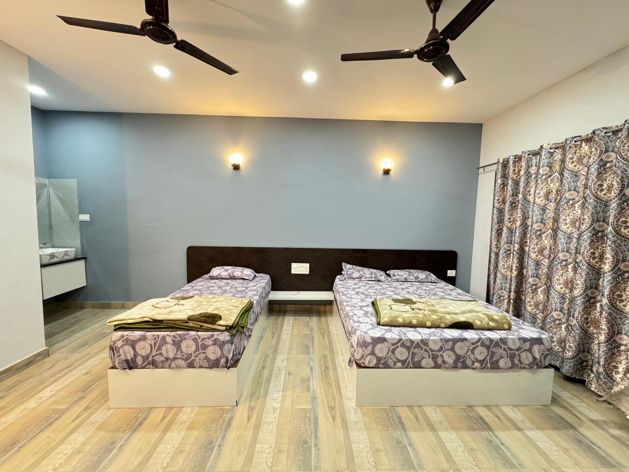 The Glasswater By The Backwater Homestay Kalyānpur Exteriör bild