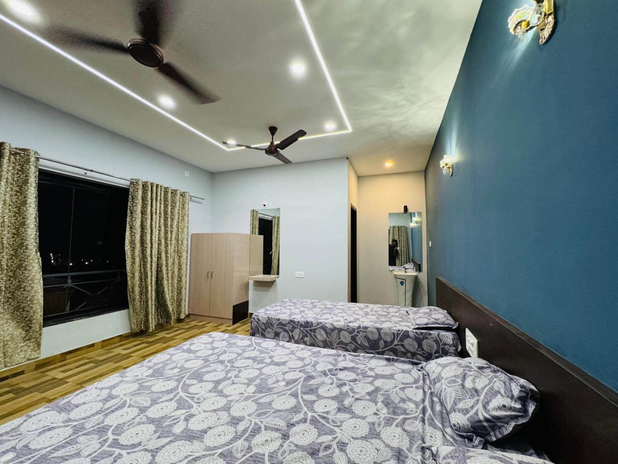 The Glasswater By The Backwater Homestay Kalyānpur Exteriör bild