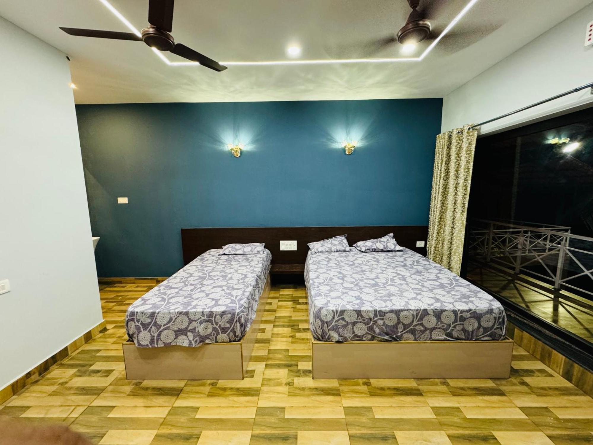 The Glasswater By The Backwater Homestay Kalyānpur Exteriör bild