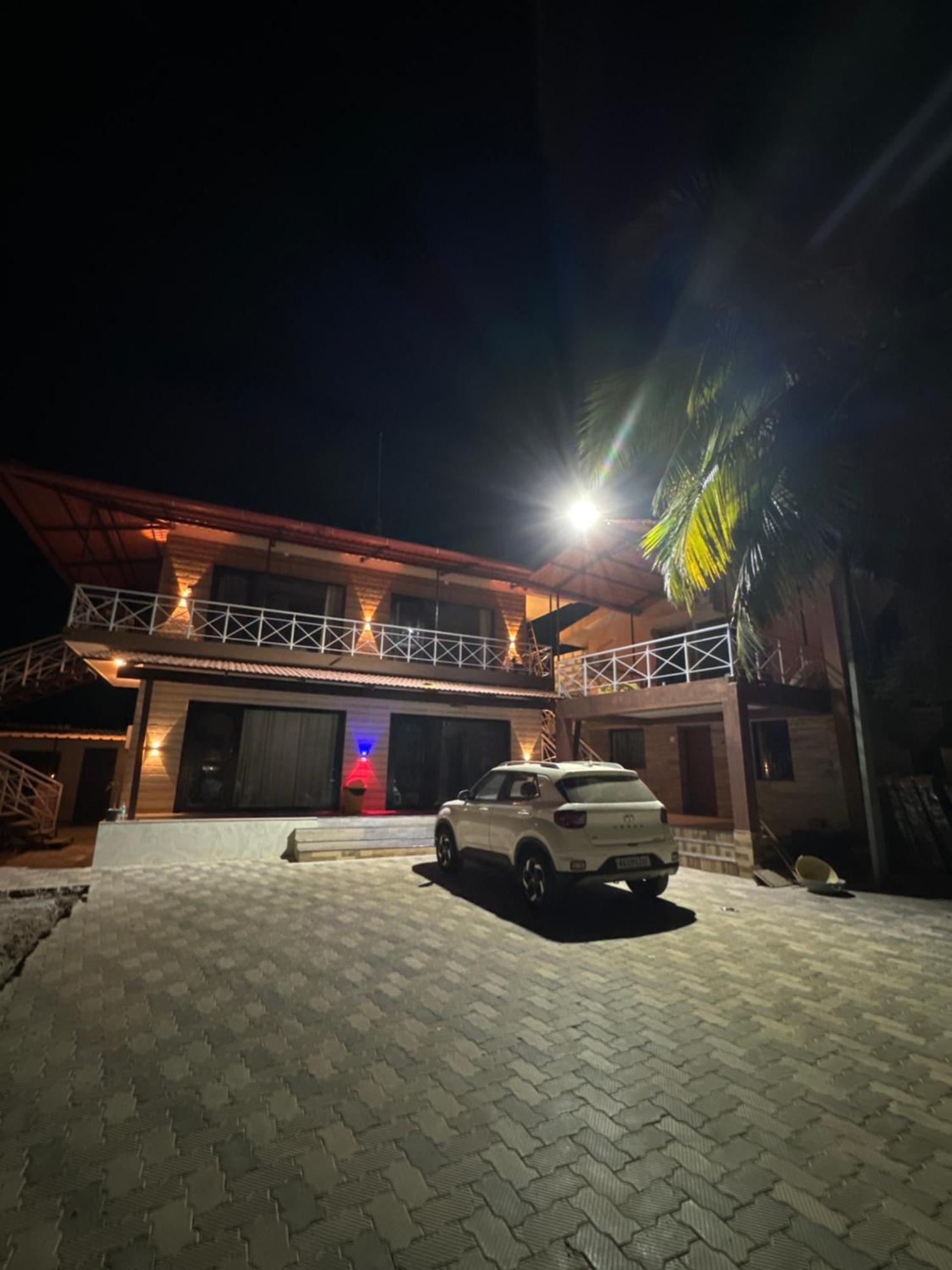 The Glasswater By The Backwater Homestay Kalyānpur Exteriör bild